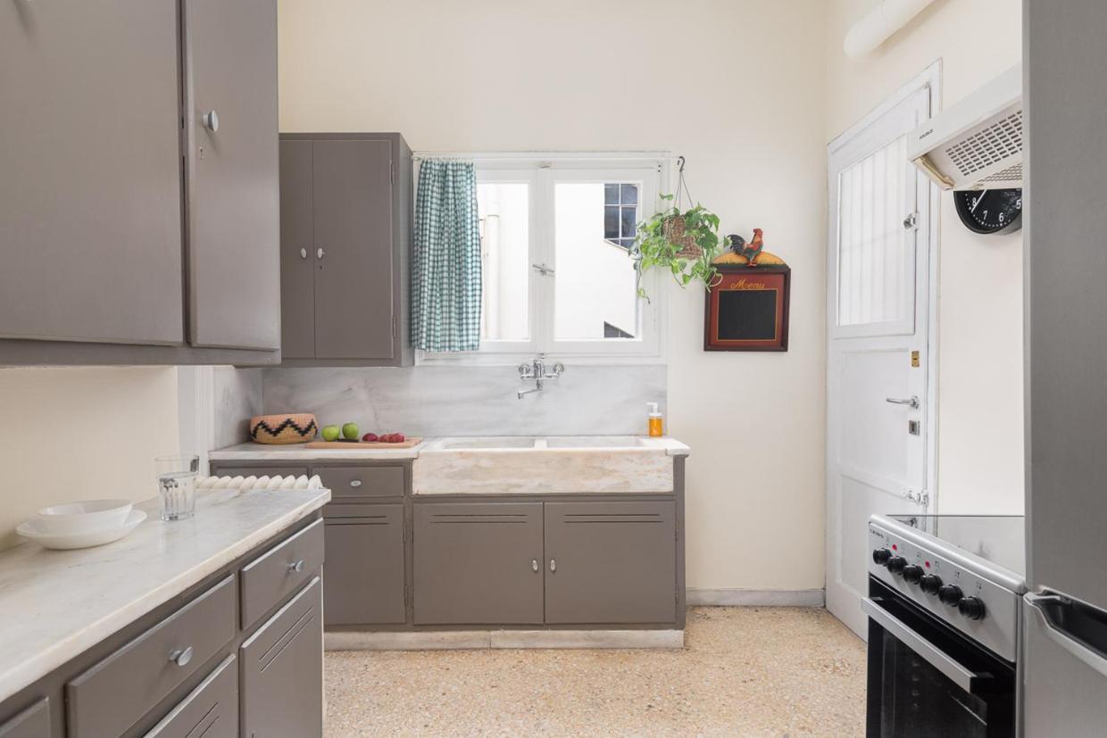 Athenian Apartment In Kolonaki Exterior photo